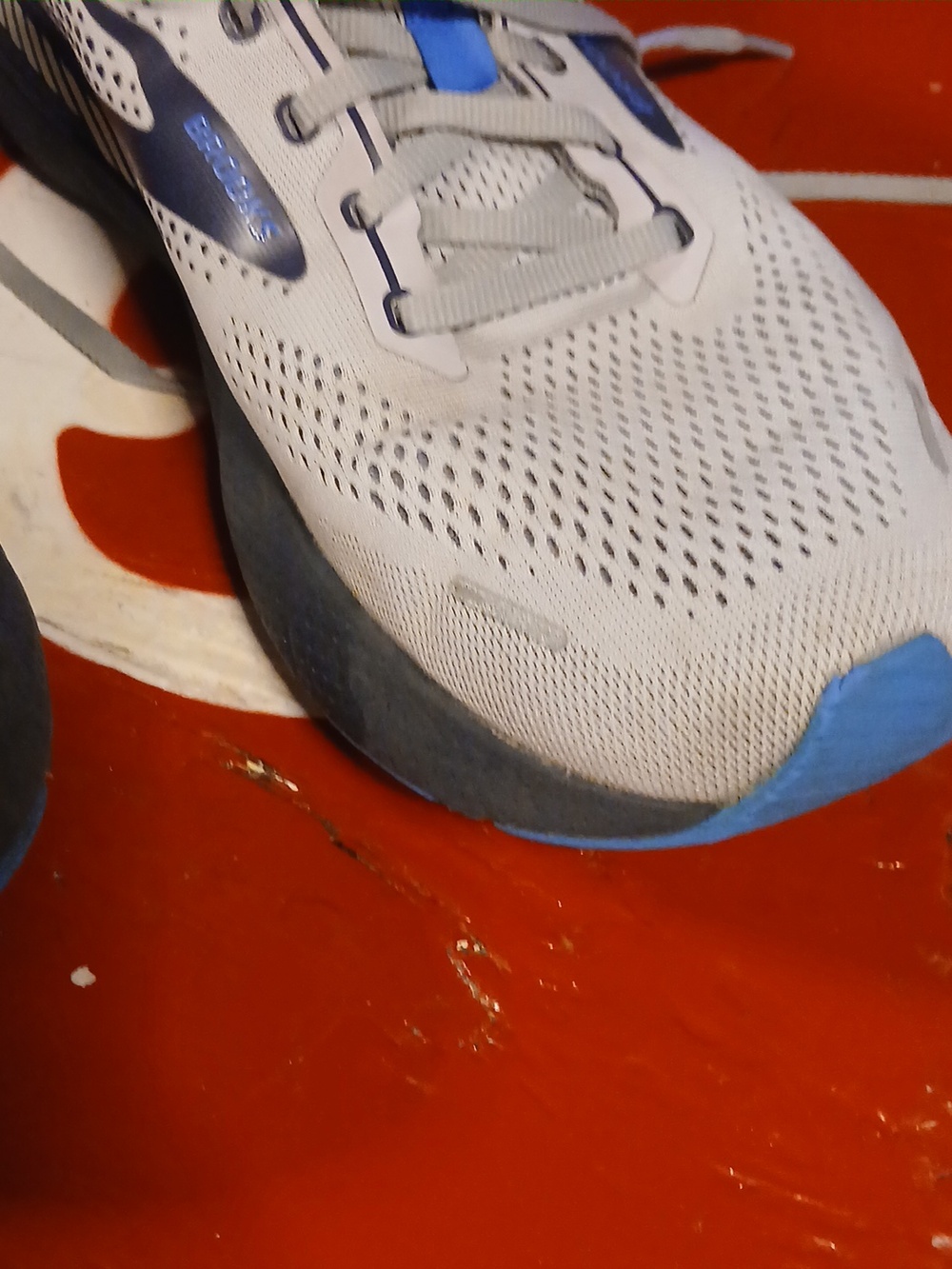 Mens Size 12 Brooks Adrenaline Gts 22 Running Shoes - Picture 3 of 9